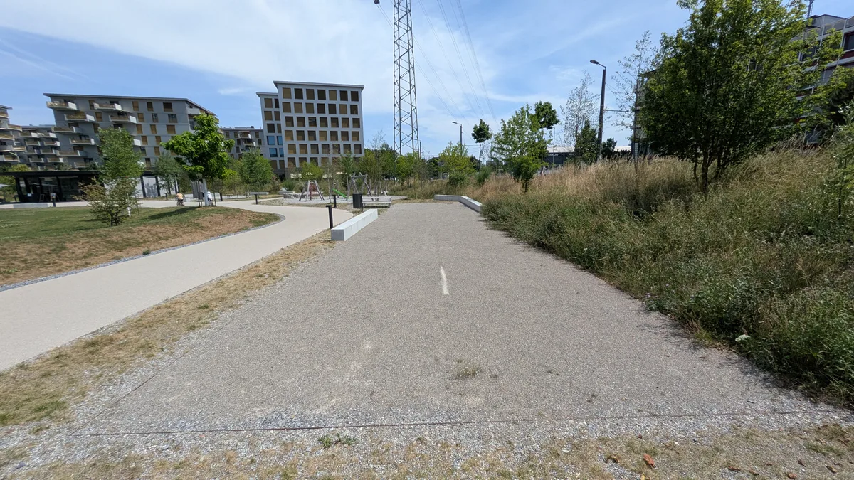 Der Boule-Platz für unsere französischen Freunde. Impressionen aus einem Park.
